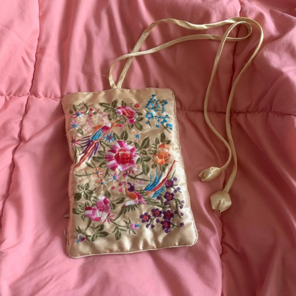 Vintage silk embroidered jewelry wrap